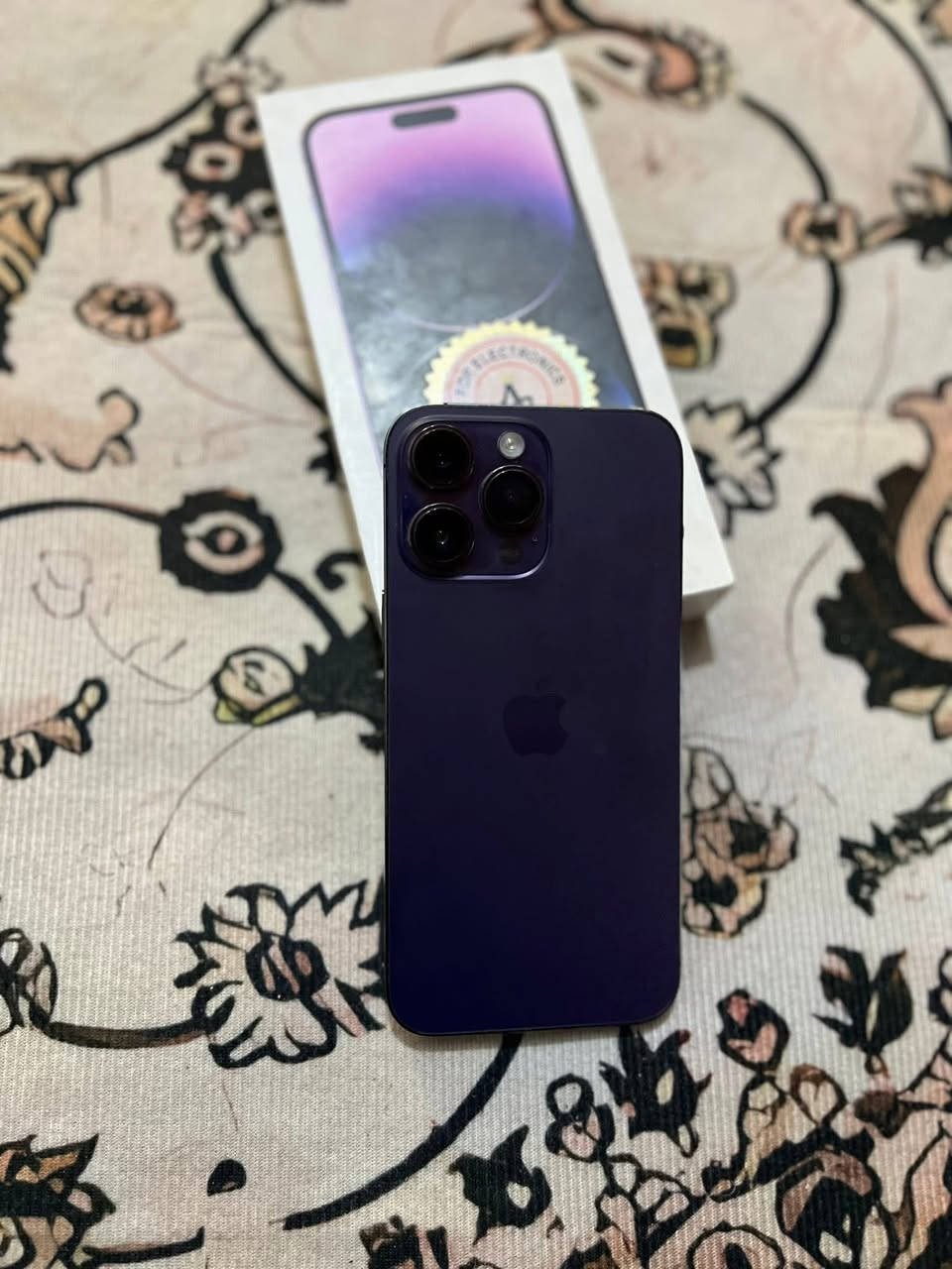 ايفون 14 ابرو ماكس ذاكره 256 بطاريه 77 مكفول شرق اوسط جهاز فول نضافه للبيع او مراوس 15  مكاني حله مركز  موجود خاص وتس ***********
