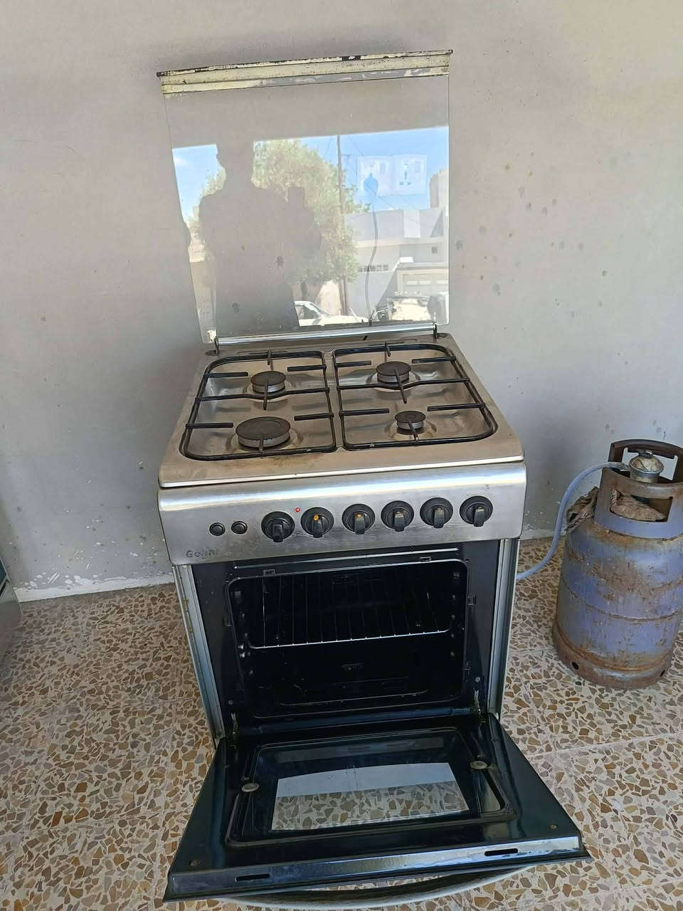 للبيع طباخ تركي نظيف جدا شغال كامل عيون وفرن وقداحات وشواية وكلوب..
قياس 60×60
السعر 70 الف


**إذا كنت صاحب هذا الإعلان وتريد حذفه لأي سبب، رجاءا أرسل رسالة إلى الدعم الفني**