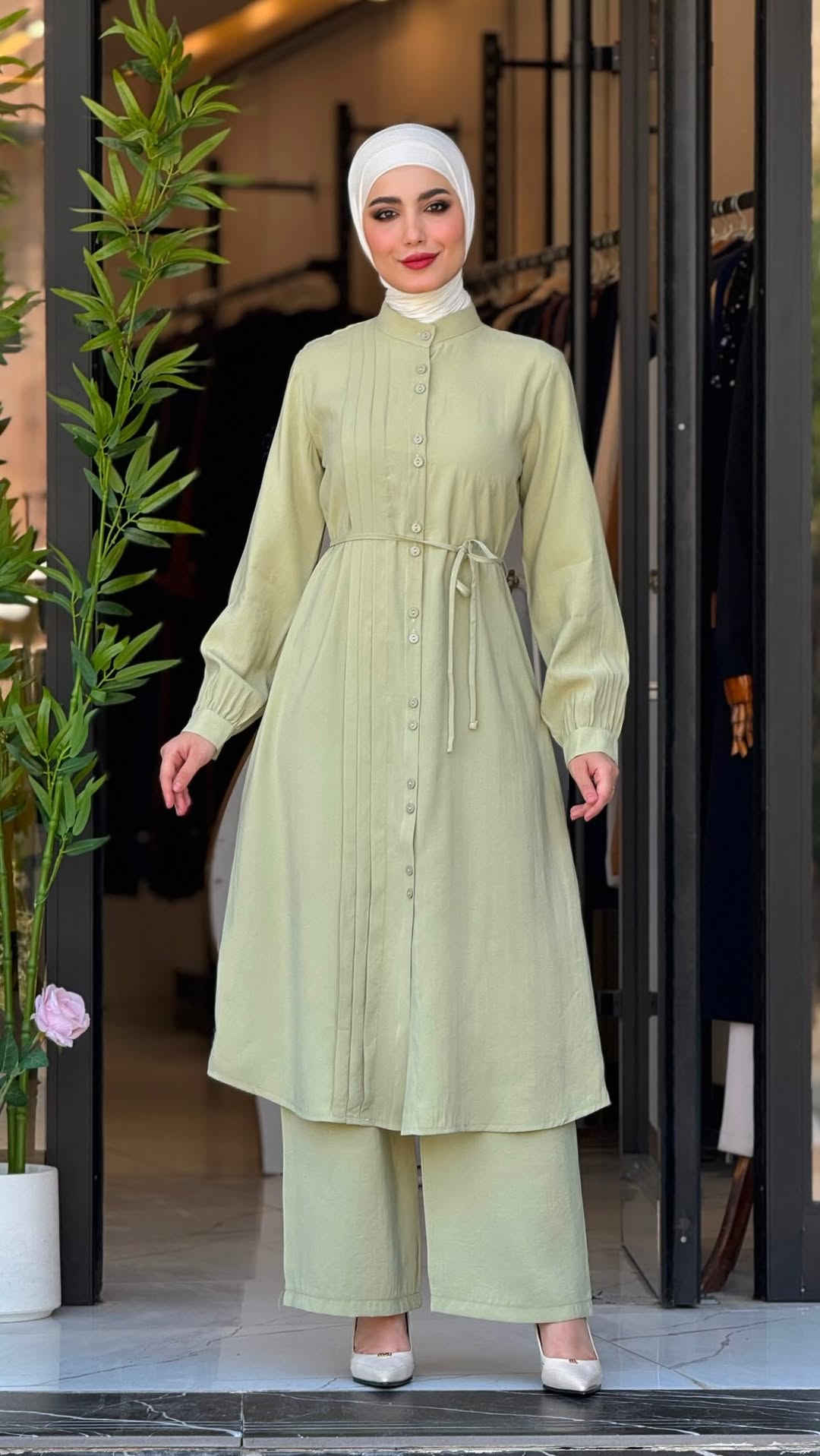 ⁨	⁨	⁨ ⁨ إطلالة تجمع بين الأناقة والراحة 🤍
✔️ خامة تركيه جدا راقيه 
✔️ تصميم راقٍ بقصة مريحه 
قياس 38, 40, 42, 44, 46, 48 
سوت عملي راقية ولمسات ناعمة تناسب كل الأوقات
للحجز والأستفسار عبر الرسائل 📩

واتساب ***********

#fypシ #hijab #اكسبلور⁩⁩
