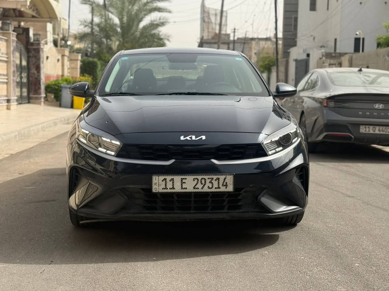 السلام عليكم
سيراتو للبيع 2023 خليجية 
رقم بغداد تحويل ثاني يوم محرك 1600
ماشية 14 الف سبير منازل السيارة جديدة 
بيهه صبغ بخشم الصندوك وشكم رصعة حالوب بالقمارة 
وبيهه الدوسه صبغ تكحيل مواصفات عادية السعر145 وبيهه مجال بسيط  للاستفسار ***********
