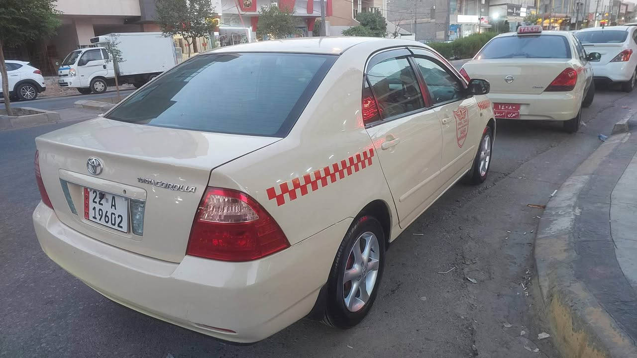 تەکسی بیکاشۆ 
مۆدیل 2005
سەیارەکە تەنها بۆنیتی ڕەشە 
گێر عادیە 
گێر و مەکینە و تەقەو رەقەی بە شەرت 
ژ.م *********** Singapore
