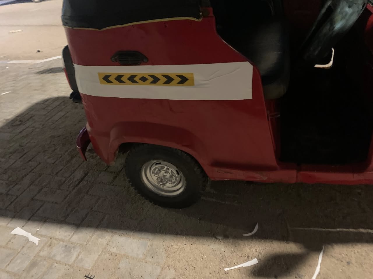 رخصت الادمن تكتك للبيع مديل ثنين وعشرين تكتك كلك مكفوله من البوكه تكتك مال باب الله المكينه مفتوحه مره وحده شاصي كونكريت تكتك نضيفه مرشوشه جماليه مكفوله من البوكه مكفوله من البوكه نخم تاير جديد سعر 3150بي مجال مكاني البصره القبله نتصل ***********
