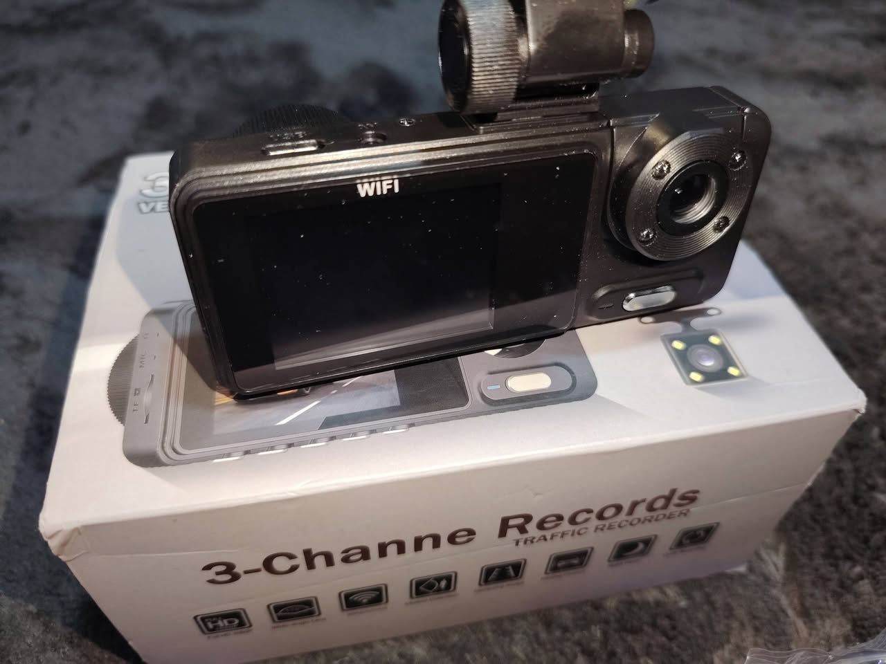 داشكان ٣ كامرات كامره امامي او داخلي متحركه او مال بك او واي فاي صوره 4كي صوره كلش واظحه ويا الواير بلاد مالته شي راقي تاب سي حديثه ٦٥ بيه مجال بسيط ***********
