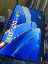 ايباد • ذاكرة ٢٥٦ • البطارية ٩٩