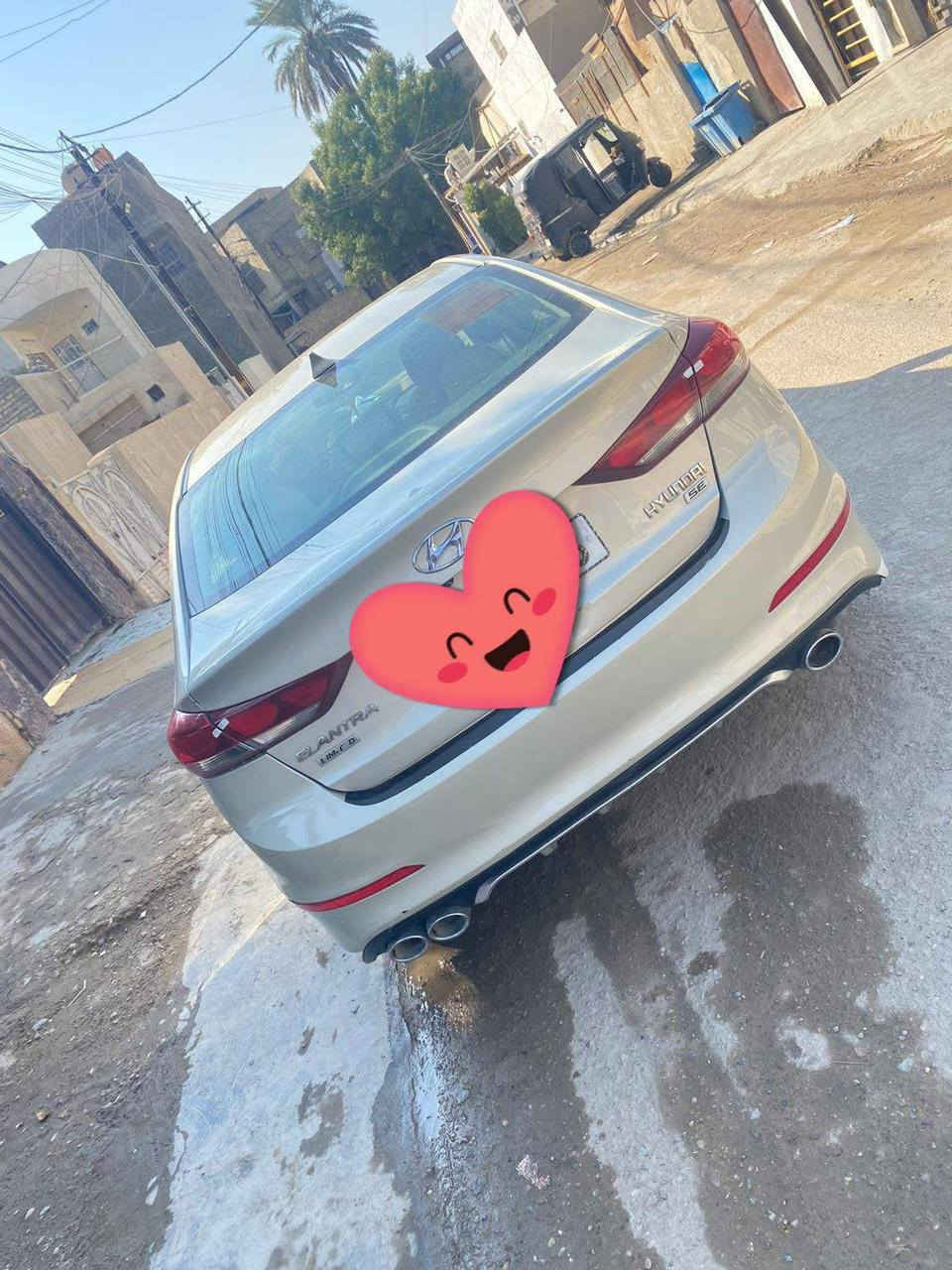 سلام عليكم النترا موديل ٢٠١٨فول مواصفات محرك ٢٠٠٠دوش حادث فقط صندوك وجاملغ الأيمن بس صبغ السعر ١٣٨ وبيها مجال ***********
