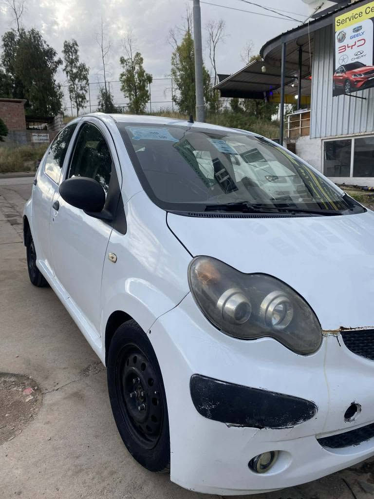 Byd F0
مۆدێل 2013 
گێڕ عادی ۳ بستۆن 
دوو جام کارەبا 
تایەی تازە 
نمونە لەجوانی 
بەشەرتی ئەوەلیات و حاسیبەو گێڕ و مەکینە 
قفڵی ۲۲گەڵا 
قیست قەرزو ئاڵو گۆڕم نیە 
شوێن سلێمانی 
*********** السليمانية, العراق
