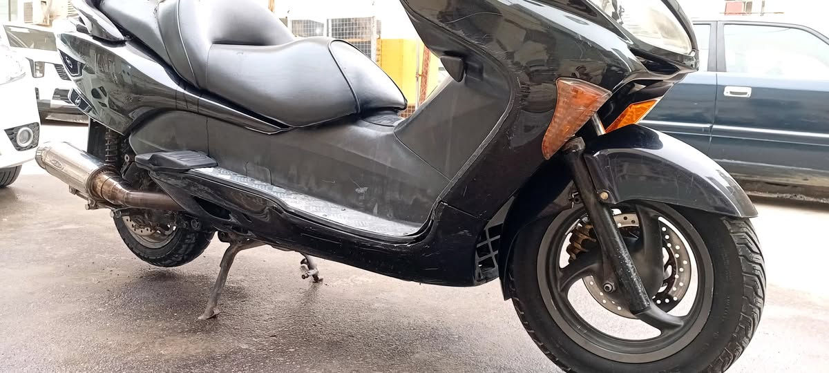 دراجه 8/0
دراجه للبيع بصمه 
لايت زنون صالنصه رياضي 
الدراجه خير من الله 
العنوان نجف والسعر مليون 
واتساب ***********
