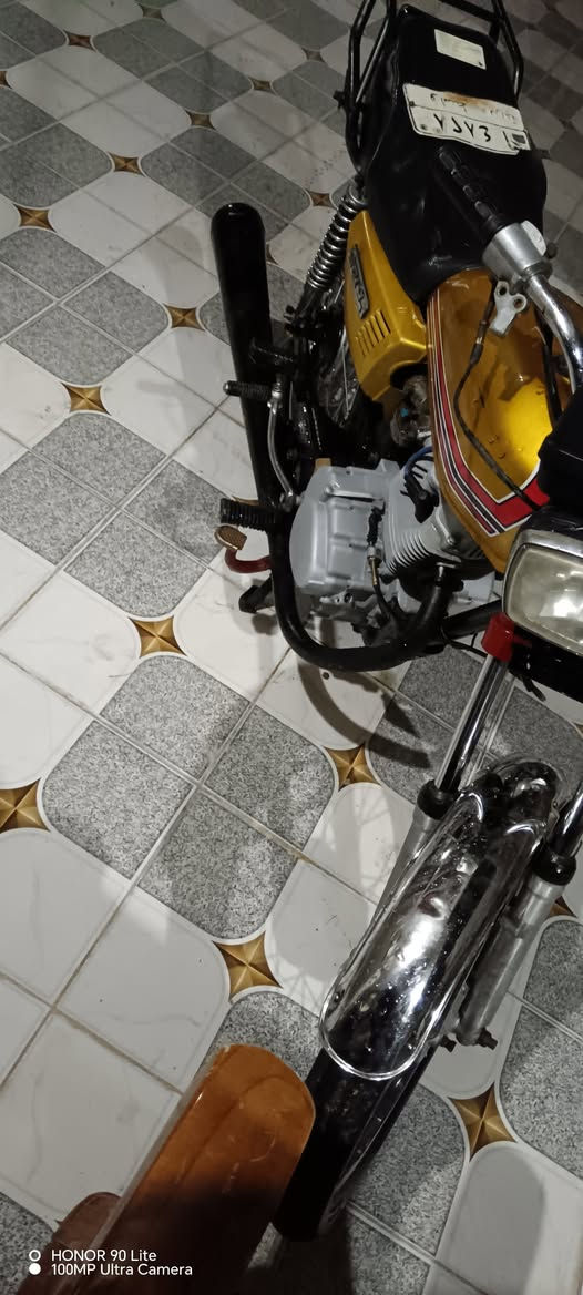 رقم وسنويه
شاصي ١١ الباقي نامه جديد
ماندل راعيه
سعرها مناسب مال مستعجل
شراي اتصل ***********
