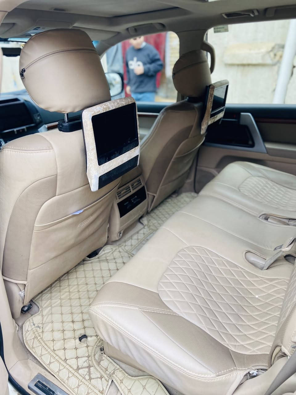 سلام عليكم
جكساره موديل 2014 للبيع سياره فول مواصفات مكفوله بيه فقط شبر بارد بالجاملغ الخلفي سياره بسمي تحويل ثاني يوم ماشيه السياره 130 الف 
مكان السياره البصره قضاء المدينه 
سعرها 390 وبيه مجال 
رقمي ***********
