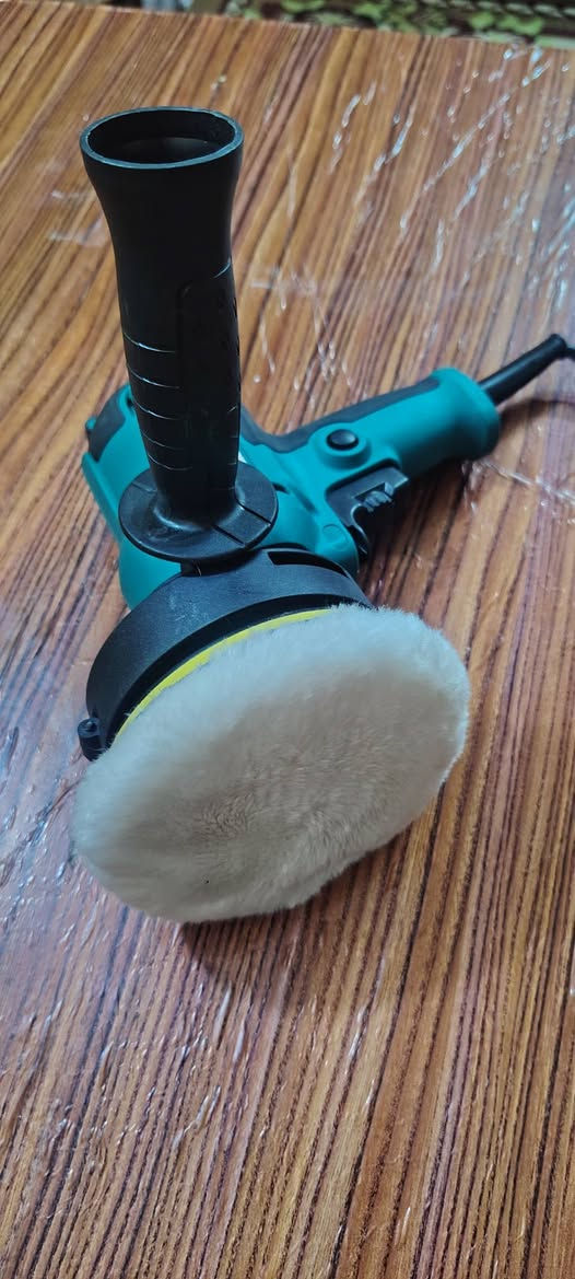 السلام عليكم جهاز بخار وياه غراضه كامله استعمال مرتين فقط وكوسرة بولش هيه وحبشكلاتهه للبيع 
الكوسرة 25 الف 
جهاز البخار 75 الف 
الرقم ***********
