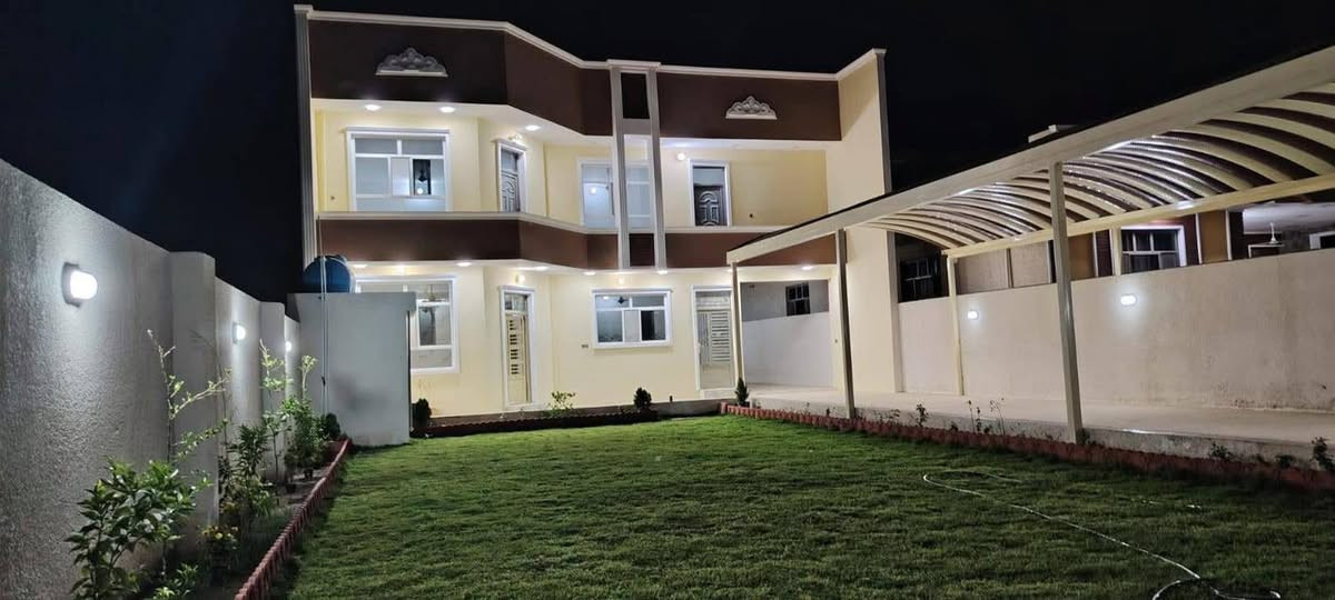 #السلام عليكم بيت للبيع 

#المساحه. 625 متر  #الواجهة 14 متر  #ونزال 47متر

#نوع العقار طابو زراعي سند 25 

#المكان بغداد الراشدية 

#البيت بي 4 غرف نوم

#الاتصال ‭0774 414 2769‬
