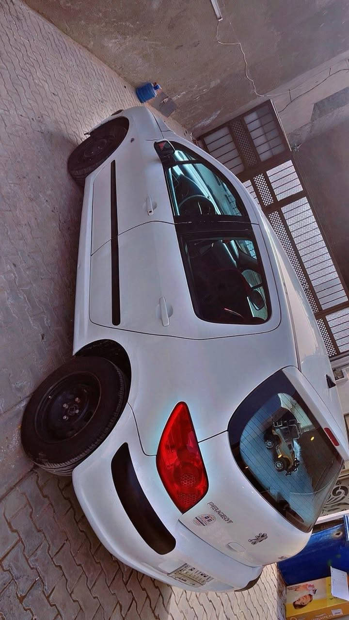 السلا م عليكم
بيجو 307 موديل 2005
لون ابيض رقم بغداد
 سنوية لل28 تحويل ثاني يوم
محرك كير تبريد كهرباء كفالة
صدر جديد باتري جديد شاشة كاميرا دوشمة كشنات دوشمة أرضية كله جديد 
السيارة جاهزة بدووون اي نقص 
الصبغ جاملغ ودعامية وهذني بلاستك مينحسبن
السيارة بالواقع احلى من الصور بهواية
السعر 55 ورقة وبيها مجال بسيط 
للاستفسار الاتصال على الرقم 
***********_ 
***********_
محمد حازم
