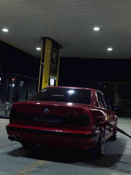 السلام وعليكم 
بي ام 525 اصل كبس موديل 1991 
رقم اربيل تحويل بشرط 
سياره نضيفه مال جناي 
سياره دبل ايرباك تدفه تبريد شغال 
كير ومحرك شرط 
حداديه تايرات باتري كله جديد 
سياره كلهه ايم 
منضومه زنون 
سستم صوت دمام 
بيع او مراوس حسب القناعه خاص موجود 
*********** واتساب
