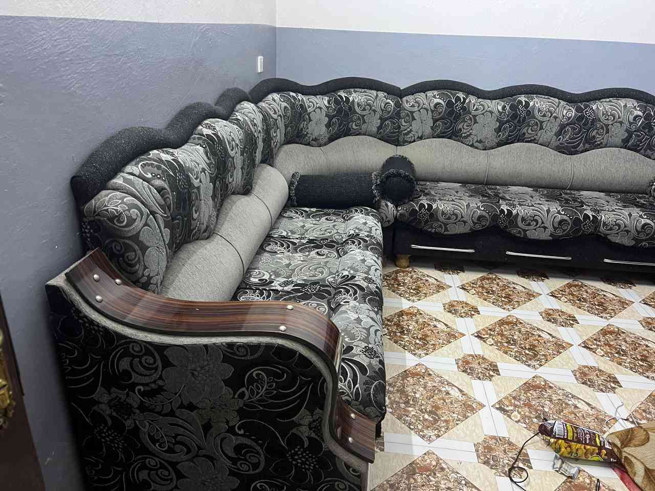 ديوان فصال جديد 8 امتار زاوية عدد 2 ب 600 الف موقع حي البكر قرب جامع البديع 

*********** زين
*********** كورك
