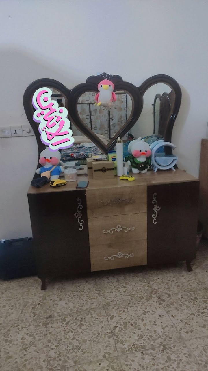 غرفه تركية خمس قطع السعر 250الف
العنوان بغداد الدورة ***********
