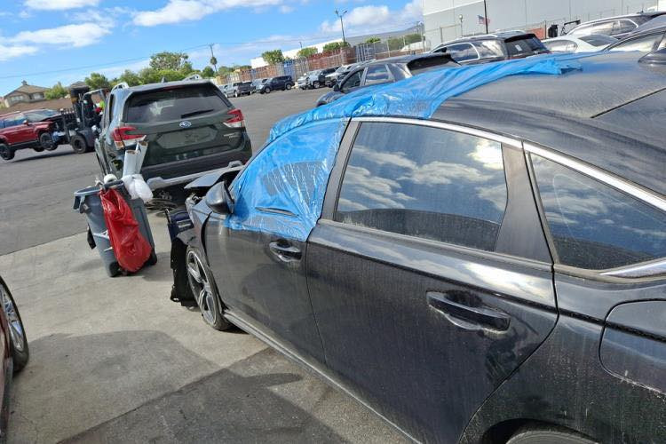 هوندا اكورد  2024 هايبرد sport
السياره بالحره الاردن
بدون تصليح 

للبيع حره على وضعها
حادث موضح بالصور
فتحه سقف

سعر 15,000$ دولار حره بمكانها 
واتساب ***********

متوفر اكورد الوان وحوادث اخرى
