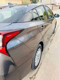 تويوتا بريوس موديل 2022ضررها 3قطع كما موضح بصوره شرط الوكاله والتحويل ...