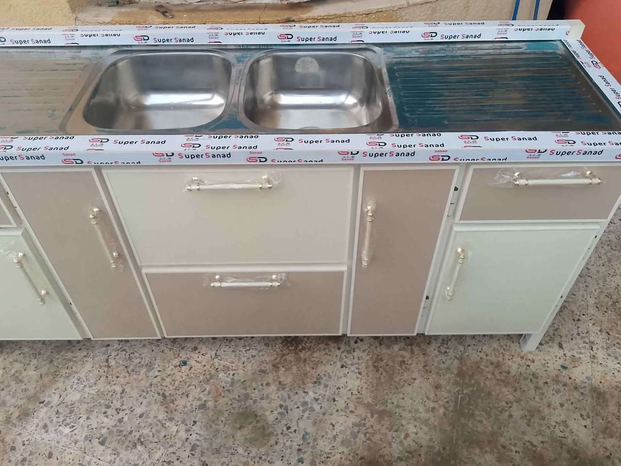 سنك مترو90 سم جديد سعر 290 الف تزكام مقوى بجسور تحت الارضيه والرف توصيل موجود جميع مناطق البصره حجز وتساب *********** البصرة, العراق
