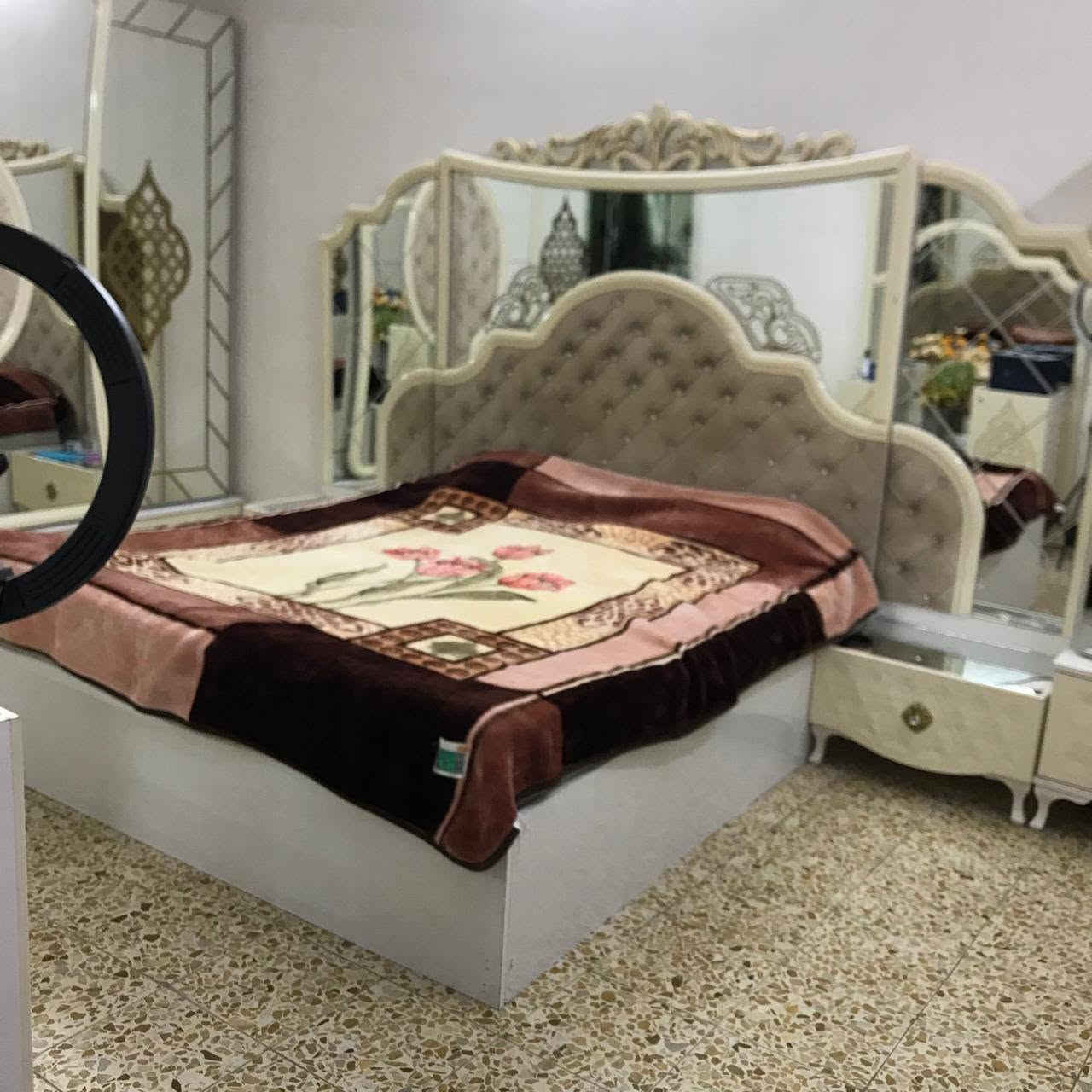 السلام عليكم غرفه ملكية ثقيل صبغ حراري السعر  700 وبيها. مجال والجربايه تخت  قويه و نظيفه


**إذا كنت صاحب هذا الإعلان وتريد حذفه لأي سبب، رجاءا أرسل رسالة إلى الدعم الفني**