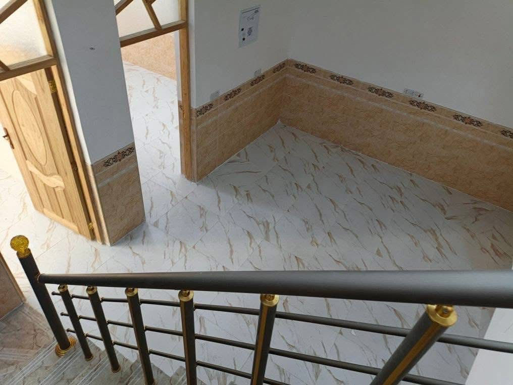 دار سكن طابو صرف مساحه 150 متر طابق واحد بناء حديث سنة 2025 طابوگ غرفتين نوم هول مطبخ استقبال 
مجمعات صحيه داخليه خارجيه كراج سياره 
خدمات مي كهرباء مدارس 
ابو غرق حي الجواد 
الأستفسار الأتصال 
***********
#الدار_المعموره_للعقار 

ملاحظه /من لديه عقار ويرغب بالبيع فقط الاتصال 
ولدينا عروض تناسب الجميع
