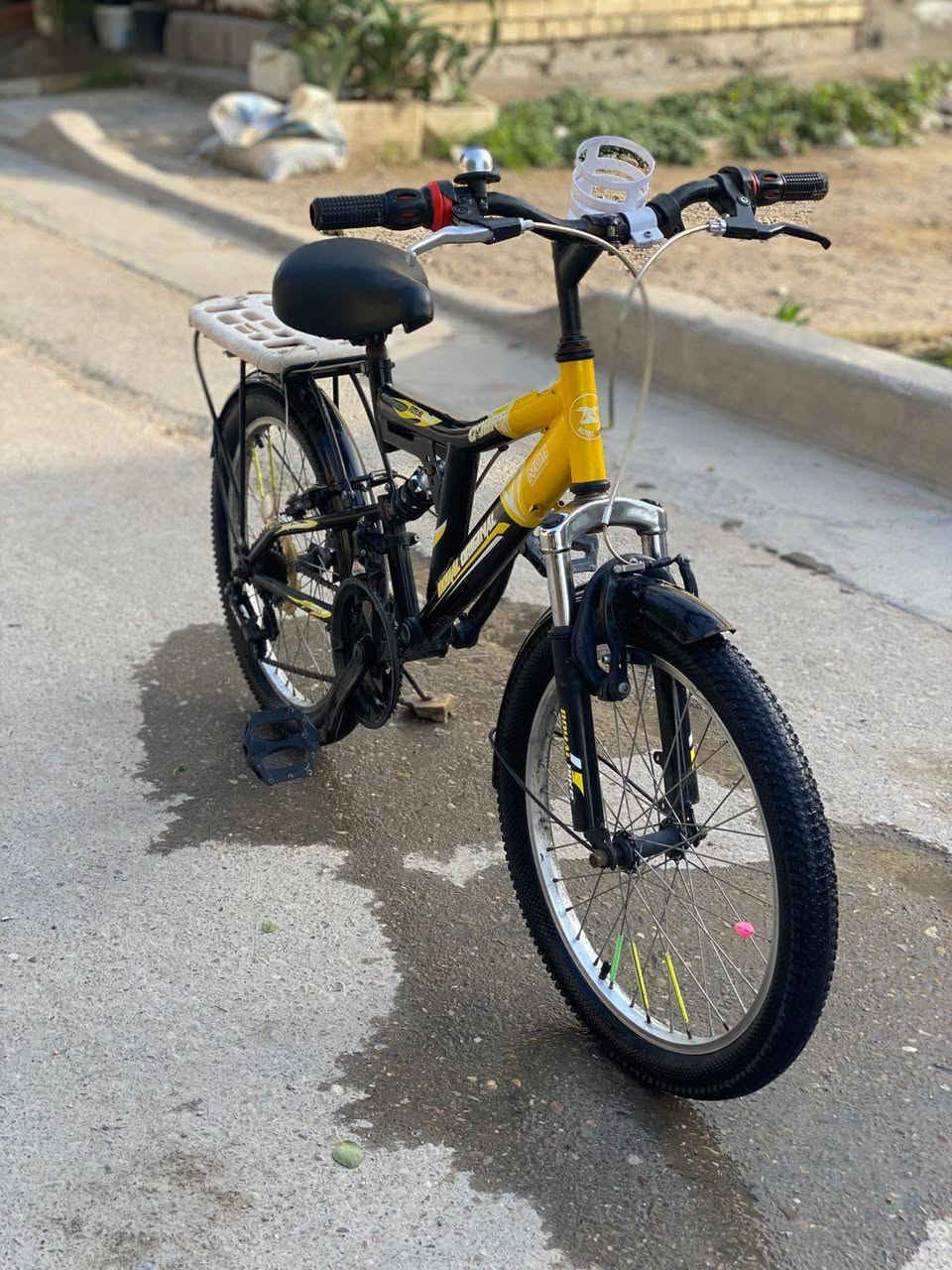 سلام علیکم  شباب بایسکل یاباني 6 نمر خلفیه و 3 نمر امامیه ودبلات امامیه و دبل خلفي  بایسکل کامل بلادي کلشي ما مبدل بي و لا مفتوح بي اي شي  ویاله موس ما بیهن عواج کلشي موضح بل صوره سعره 75 وبي مجال  الطیبین مکاني بغداد الشعب الاستفسار ***********
