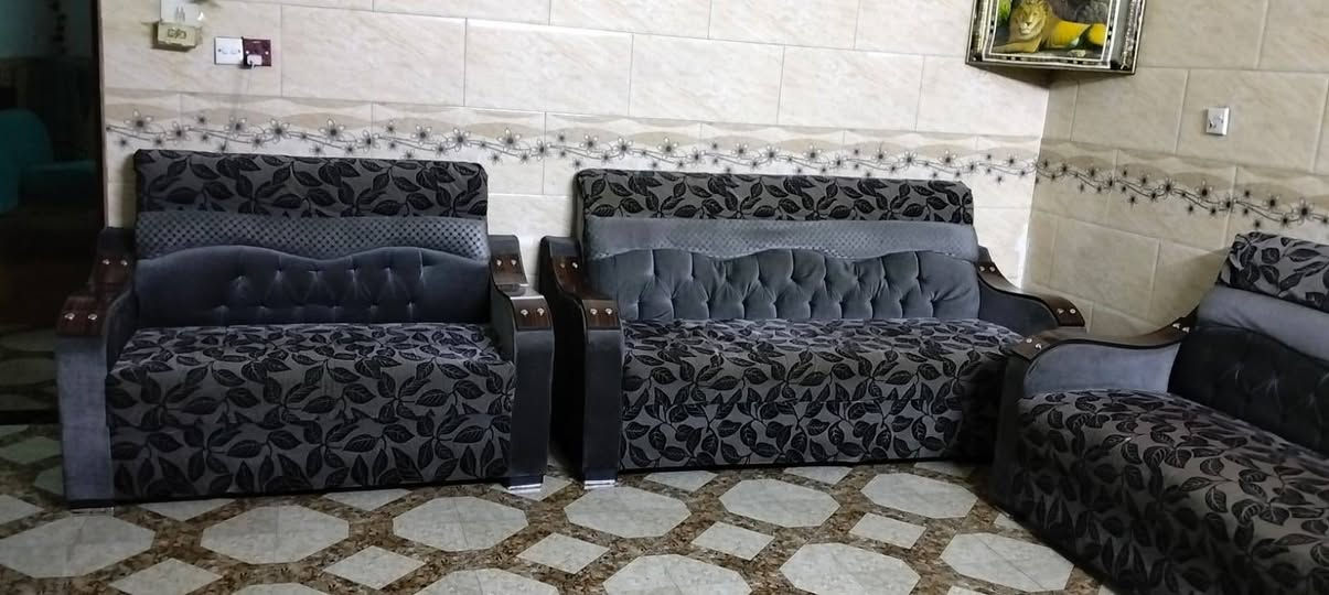 تخم نضيف تركي تكمه 10 مقاعد سعره 230 ثلاجه كبيره حجمها 24 قدم ابلاديه كلش نضيفه ابد مداخله تصليح سعرها 275 مكان بغداد يوجد توصيل للاستفسار واتساب ***********
