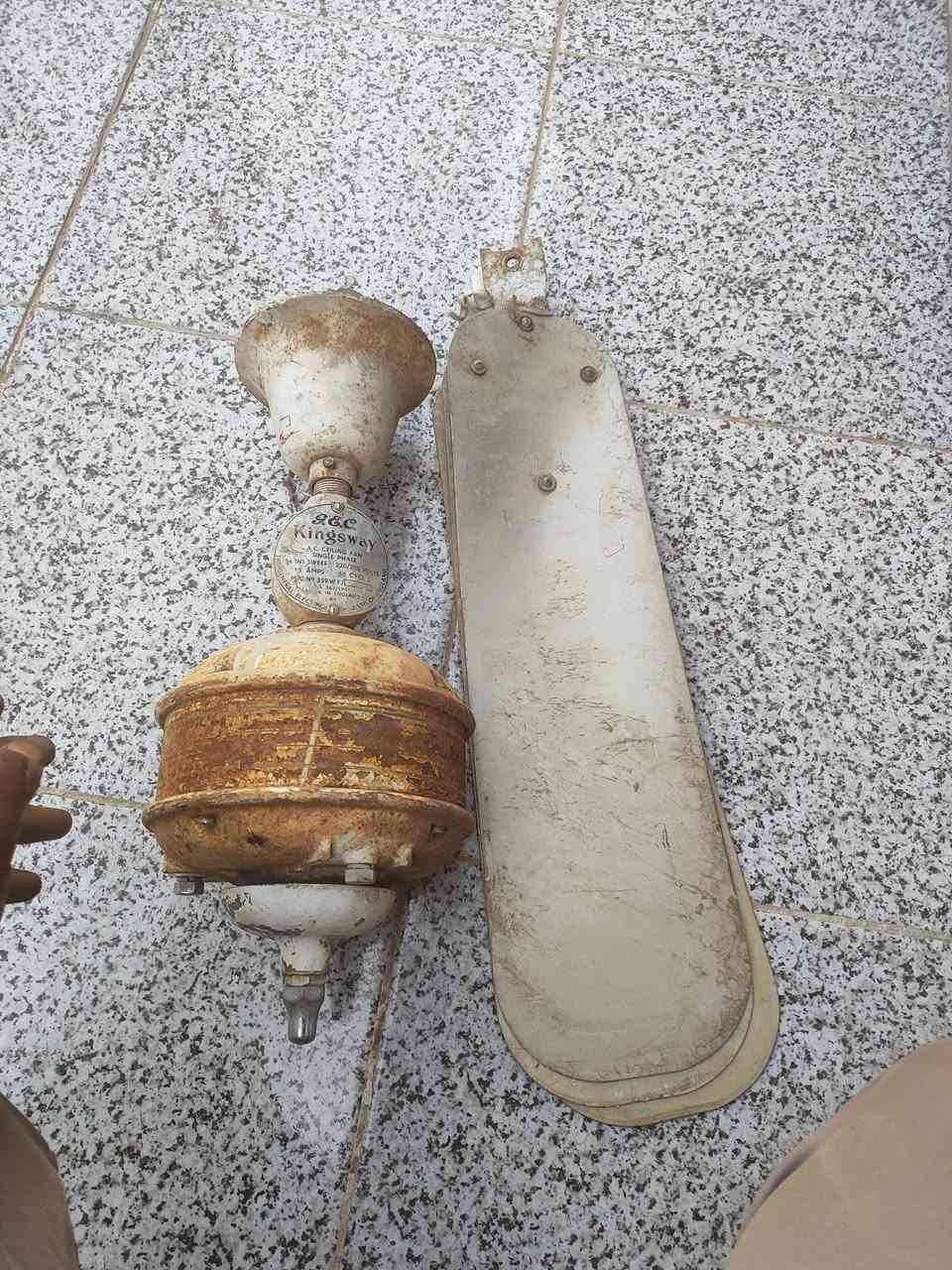 مروحه انكليزي شغاله بدون صوت نقصها فقط صبغ
سعر 70 مكاني حله يوجد توصيل


**إذا كنت صاحب هذا الإعلان وتريد حذفه لأي سبب، رجاءا أرسل رسالة إلى الدعم الفني**