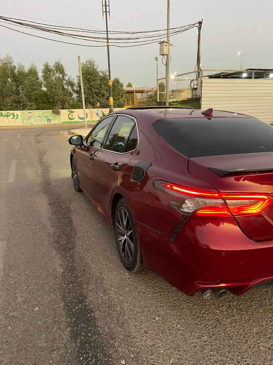 كامري هايبرد للبيع 
السياره مكلف بنشره
موديل ٢٠٢٢
فئةxle فول مواصفات 
فتحه 
داتشو
اوتو هولد 
كشنات جلد
تدفئة وتبريد بالكشنات 
كامرات ٥ محيطمة
سستم jbl وكاله بلادي 
رادار امامي خلفي جانبي 
وضعيات قياده 
السياره حادثة جاملغ وجنطه 
مكان السياره كربلاء 
السعر ١٨٥ وبيه مجال 
تواصل ‭***********‬ كربلاء, العراق
