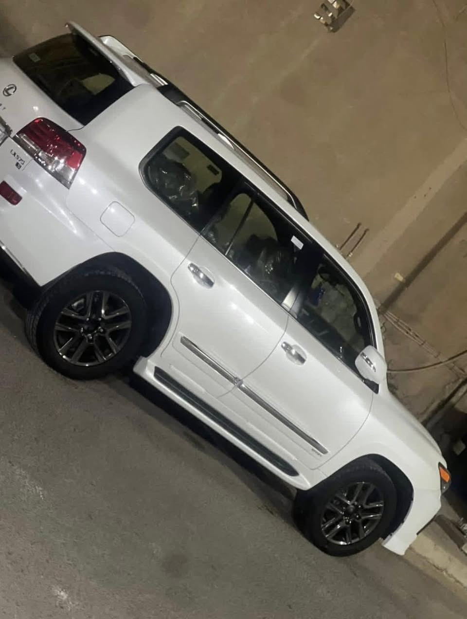 لكزز 2014كفاله عامه. فول بريم
فول واحد عل واحد. مطلوب مروس 
تاهو او لاندكروزر مكان حله. 

‭٠٧٧٤ ٩٣٠ ٠٤٥٧‬
