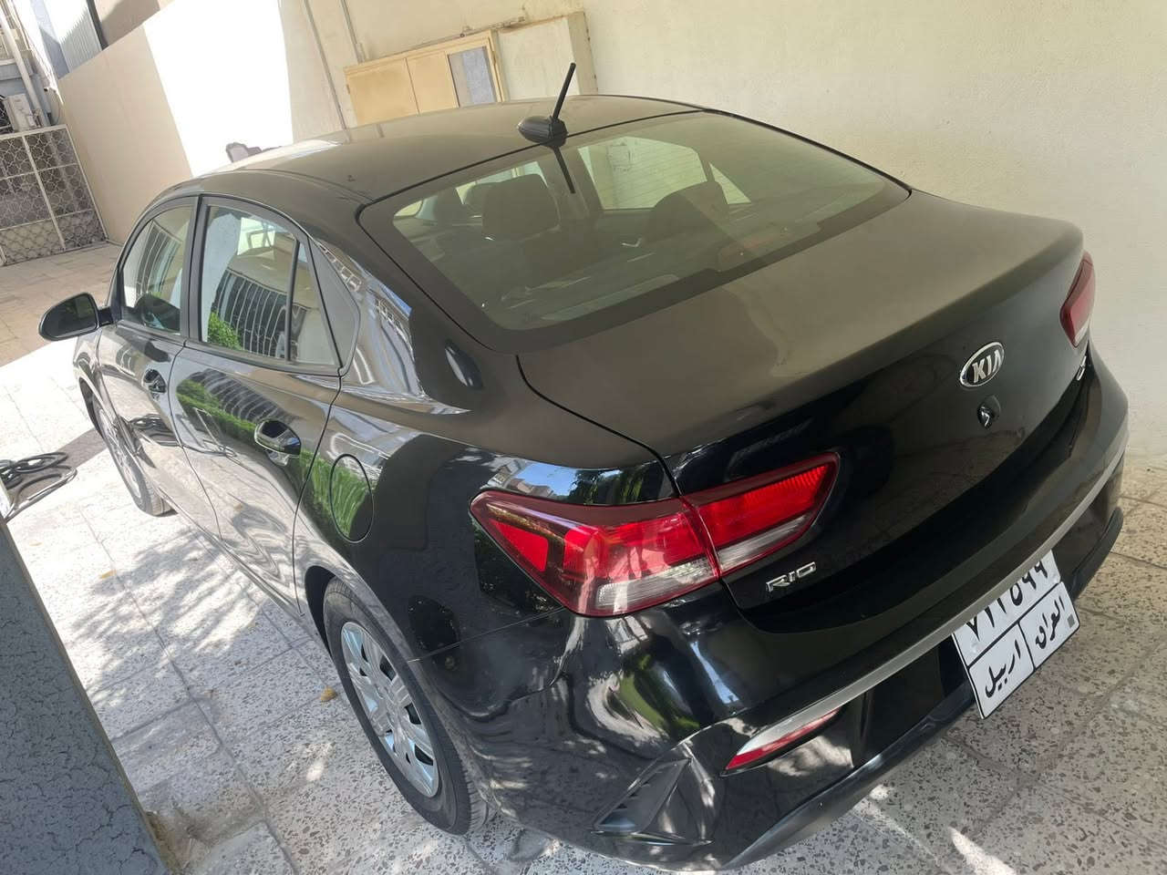 السلام عليكم كيا ريو موديل ٢١ ماشيه ١٥ الف يعني السيارة زيرو امريكيه حادثها بجم مبدل كله جديد مال شركة الحادث هنا بالعراق لان من امريكا حادثها جاملغ و شويه من البنيد و الاهل كملوا الباقي هنا 
السيارة جديده برغي مابيها نقص 
يعني مال بيت فقط السعر ١١ الف دولار 
بيها مجال بسيط جداً 
اقره المنشور زين و شوف السعر و اتصل 
مكان السياره بغداد الكرخ شارع السفارات
***********
