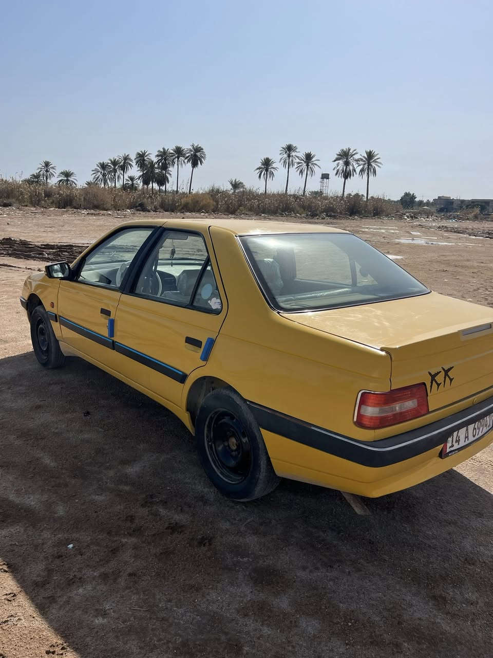 سياره بيجو 405 مديل2016
سياره معمره من الدعاميه للدعاميه زلق ما بيها 
رقم دولي بصره السياره بسمي تحويل ثاني يوم سياره جاهزه من كلشي 
تشغيل عن بعد 
لايت زنون 
سنتر لوك كهربائيات 
دواخل حلوه كلها جاهزه 
تبريد شغال 
بخاخات جدد بلكات جدد 
سياره على ايدي من الدوام للبيت ما متعوبه 
للعلم السيارة ما مشتغله تكسي 
السعر 55 بيها مجال للشراي
 ***********
