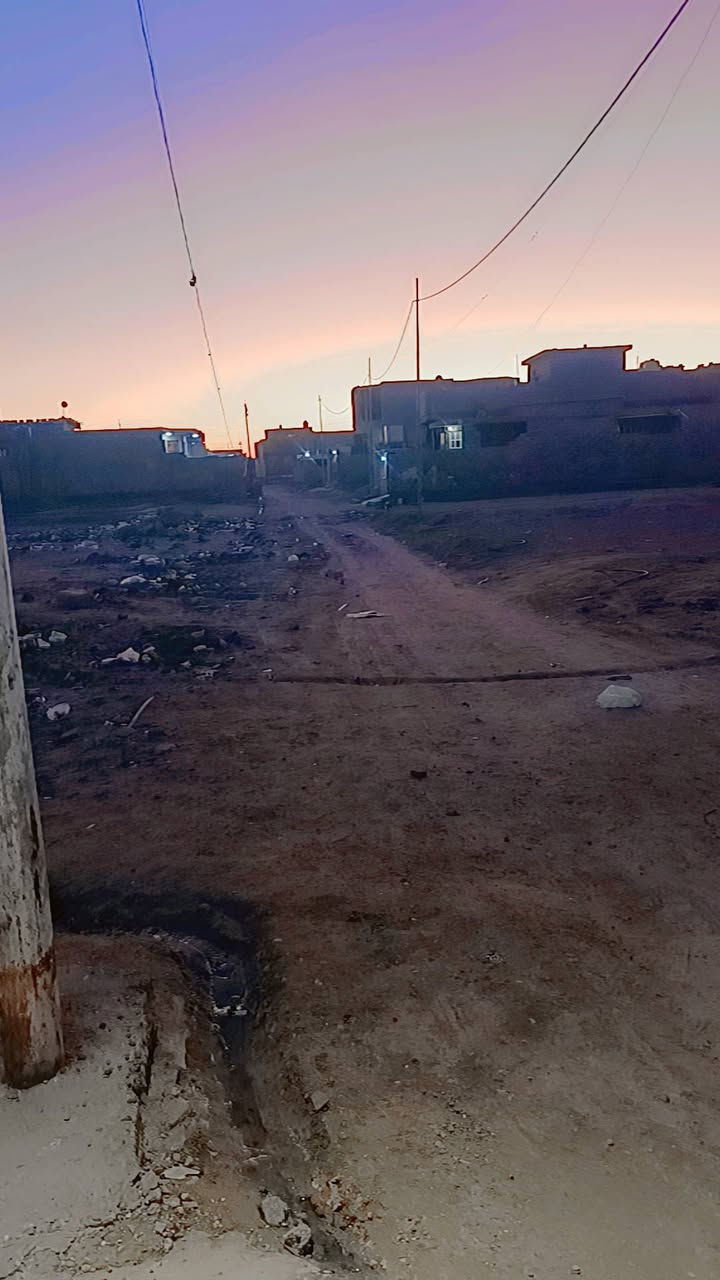 للبيع قطعة الارض في الجولان الثانيه مساحه 150متر وركن شارع 10متر 
طابو زراعي سند وتحويل مباشر 
بصف المدرسة الجولان الثانيه 
خدمات كاملة من كهرباء وماء وسكن السعر 20وبيه مجال لشراي استفسار على الرقم التالي *********** موجود واتساب
