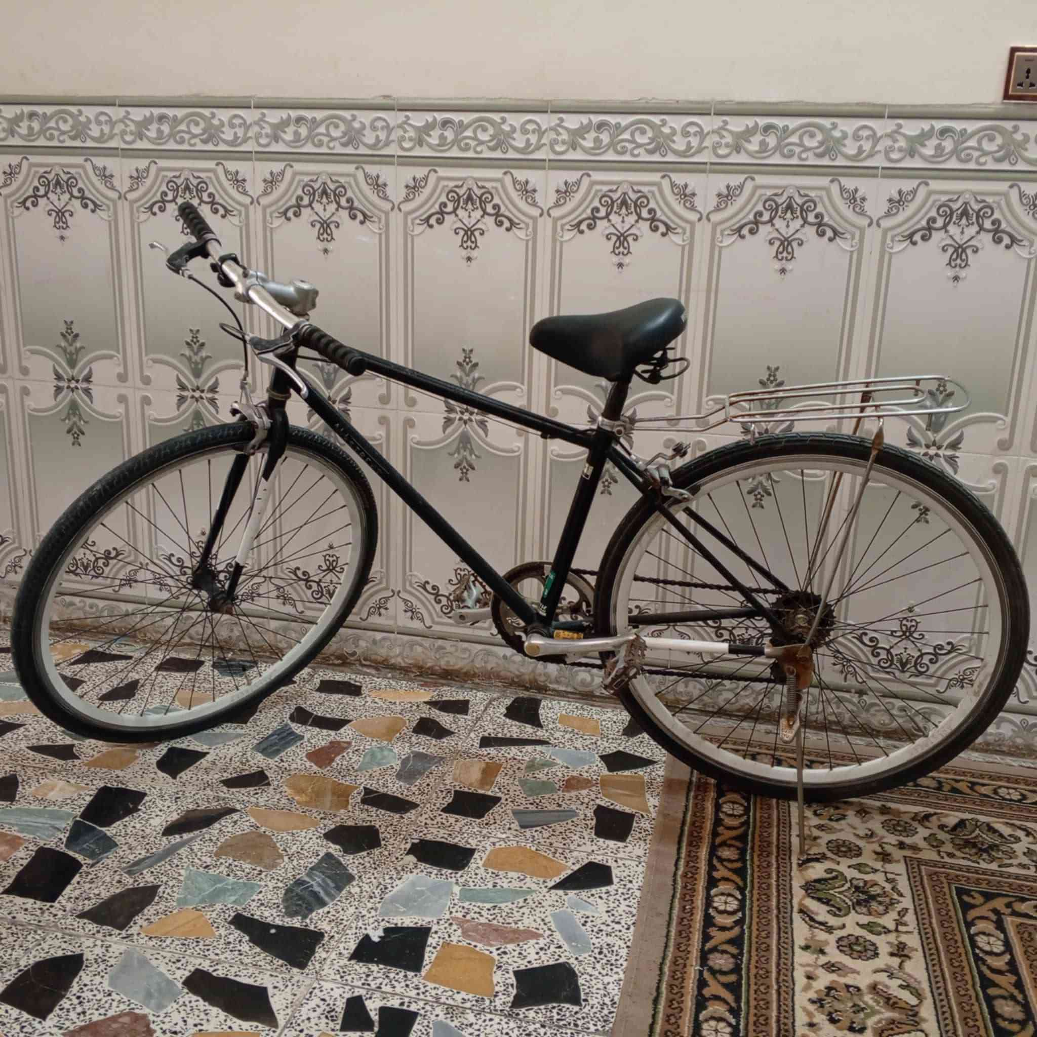 السلام عليكم بيسكل c700 للبيع البيسكل نضيف وجاملغاته جدد وبعدهن ممشدودات والتيار الخلفي بي بنجر السعر 80 وبي مجال عنوان بغداد مدينه الصدر للاستفسار الاتصال على الرقم ***********
