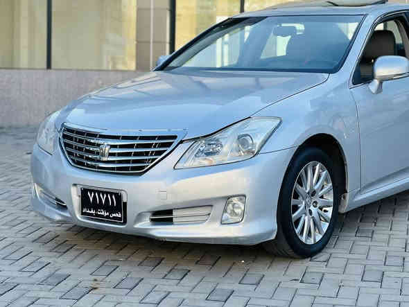 شاهینە بڕاوە .
2009حووتە
مەکینە 200  بێ دووکەڵ.
ناو کریمی  .
سڵایت 
ئاوێنە ئیشارەت
شاشەو کامێراو حاسە .
سووکان کارەبا .
کووشن کارەبا .
مەجمووعە سووکانی لێکزس .
تەقەو ڕەقەی نییە .
سەقفی زۆر جوانە .
داژبڵی جوانە شکاوی نییە 
 .ساردوو گەرمی بەسراوە .
برێکی بەسراوە .
کامل مەسرەف کراوە .
عەشیای سنووقی تیایە.
سعری 46گەڵاو مەجال .
قرچێکی  بچووکی هەیە لەپێشەوە
***********
***********سەیسایەق
