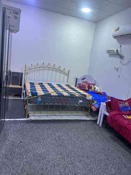 دار للبيع طابقين مساحه 100 متر سعر 75 مليون وبي مجال شط العرب باب الهوى شارع 25 للاستفسار اتصال او واتساب ***********
