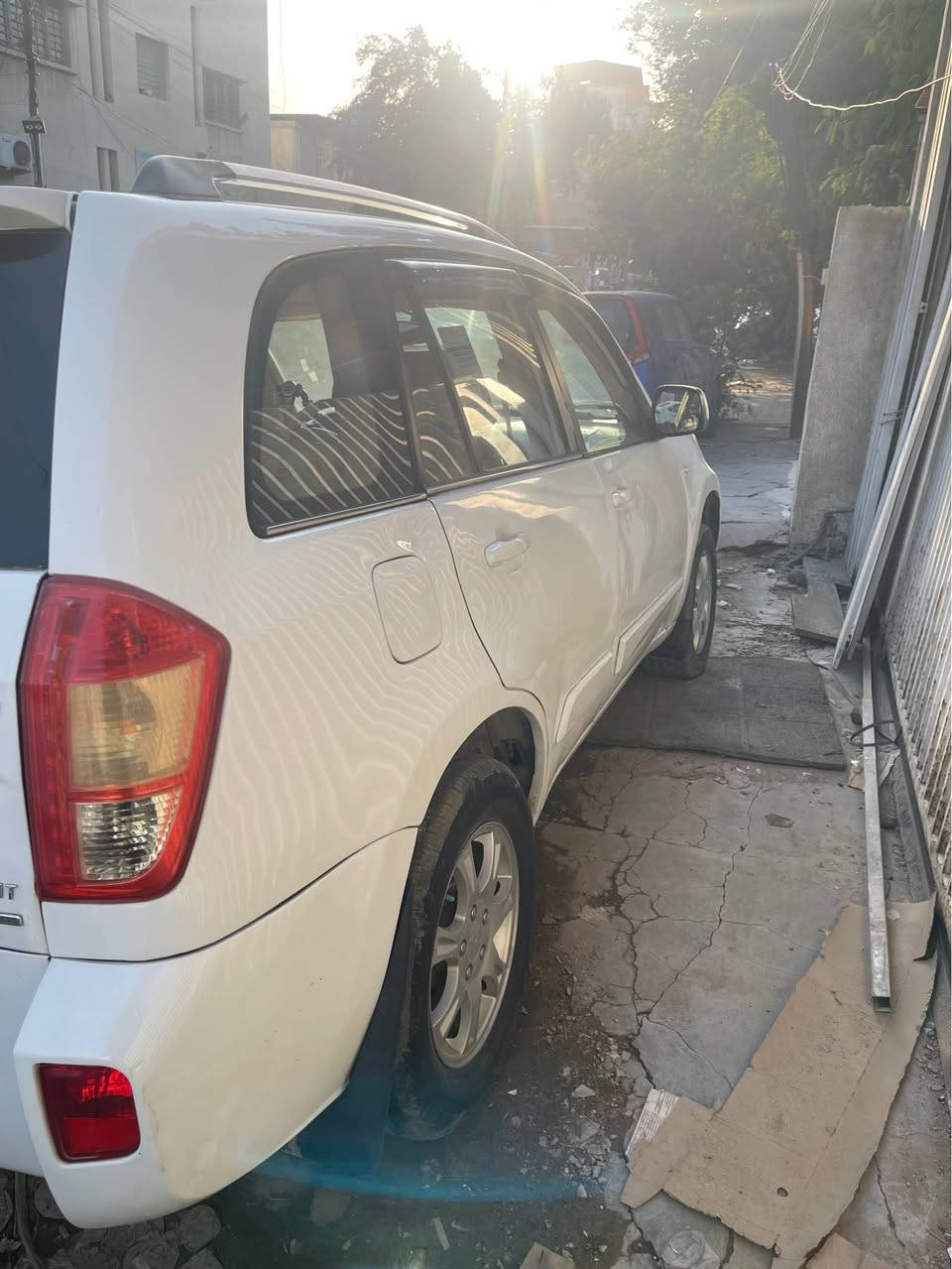 شيري تيكو ابيضّ 2013 محرك كير حدادية جاهزة رقم جديد السعر 65 ورقة وبيها مجال للشراي رقم الهاتف *********** بغداد, العراق
