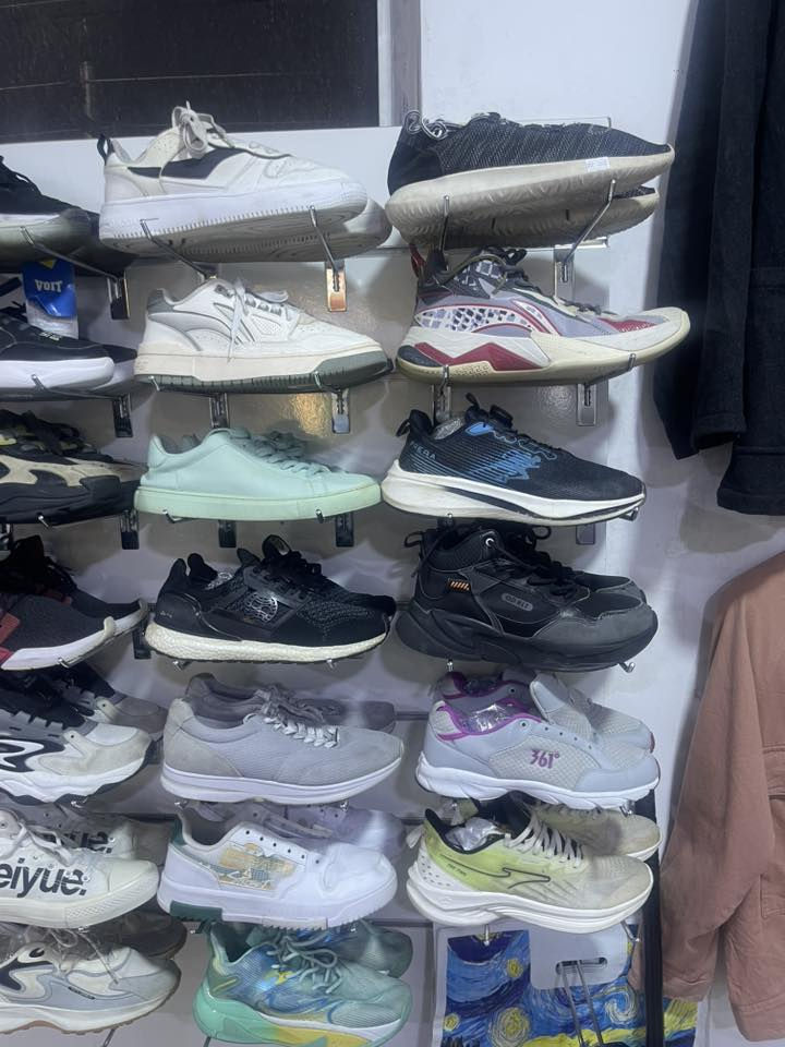 متوفر شلعة قياسات ٤٠ الى ٤٤
ب٤ الاف القطعة 

٥٦ قطعة الي بالصورة كلهن 

***********

العنوان اربيل
