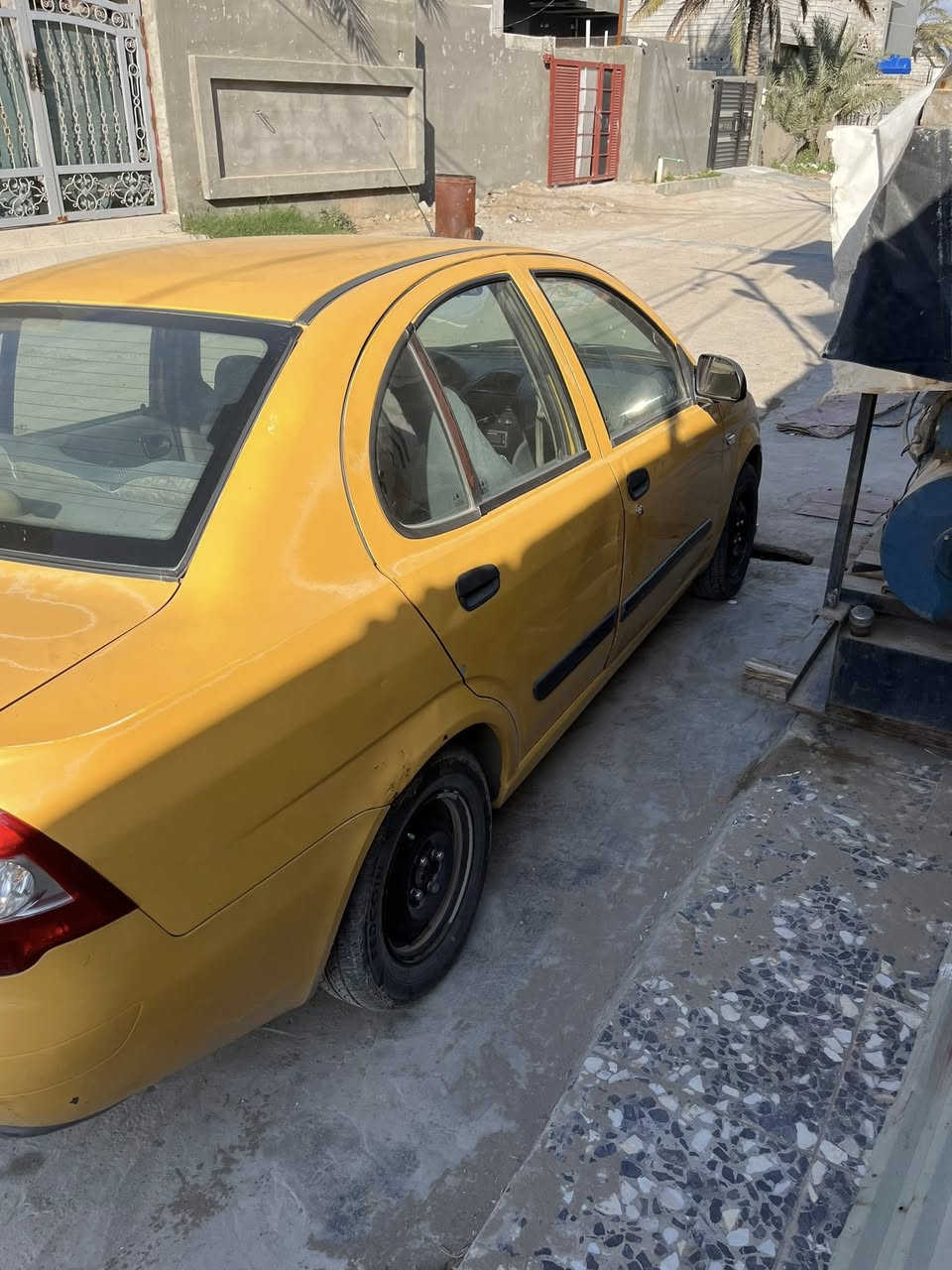 سلام عليكم طيبه مديل 15 مكفوله  من الصبغ والتبديل عده هاي الطخه الي بل باب رقم انكليزي هزه جديده مكينه بيه خيط بخار مكانه ديالى بعقوبه  السعر 35 وبيه مجال ***********
