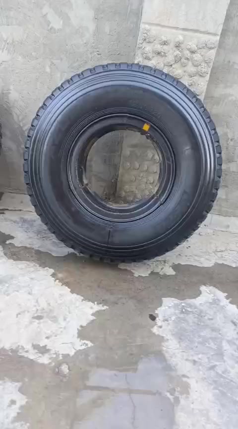 سلام عليكم خوان تاير ات. حجم ١٢٠٠ ٢٠  جدد هنة. ويالتهن. ولجماق
وسعرهن. مناسب. النتصال***********
مكان التاجيات
