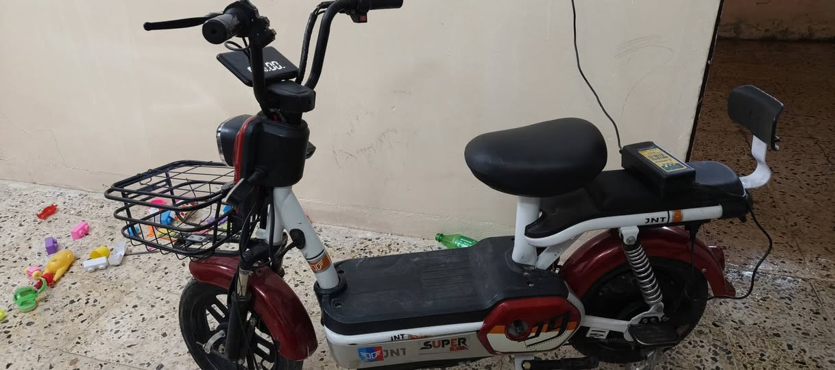 السلام عليكم ماطور شحن جديد مستخدم شهر مكاني بالقوصيات السعر 200  ‏‪***********‬‏
