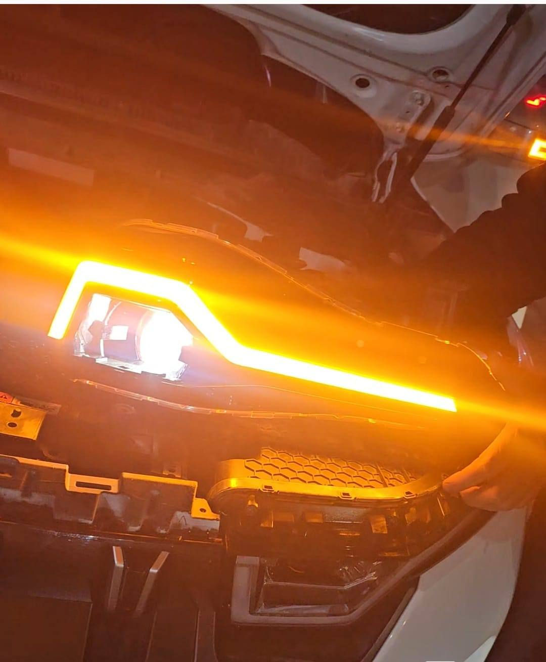 السلام عليكم عندي ادوات احتياطية مال سانج يونج توريس لايتات مع دعامية معبدنة عدد ٢ اليحب يشتريهن يتواصل على الرقم *********** وبي واتساب للعلم موديل ٢٤
