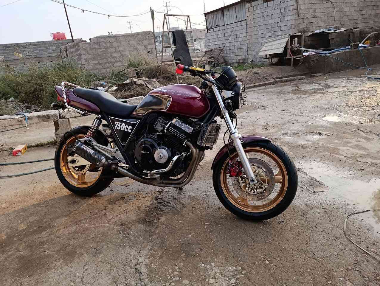 سيبي فور جيل الاول16ولف مكمركه دراجه خير من الله بشرط اول ثاني بطناش ال مو شراي لا ايدوخني سعر1750وبيه مجال***********
