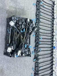 يوجد لدينا شموع للكوسترات والسيارت الصغيرة والكبيرة  والسعر لقطعه 20 ا...