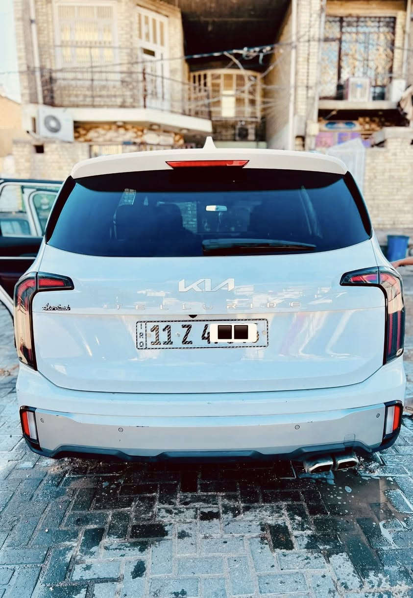 السلام عليكم
كيا تلورايد البيع الموديل 2023اللون ابيض 
سيارة جديدة بمعنى الكلمة 
فول مواصفات
لأدار 
سياقة ذاتية 
صندوق كهرباء 
ترحيب 
فتحة بل السقف 
كشنات منفصل vip 
شاشة حجم كبير 
تبريد 3قطع 
داخل قرميدي 
بصمة 
شاشات بل الكشنات 
أربع فئات 
مكينة 6️⃣سلندر 
السعر 250يعني شدتين وخمسين 
رقم السيارة الجديد الدولي تحويل ثاني يوم 
العنوان بغداد    رقم الهاتف ***********
