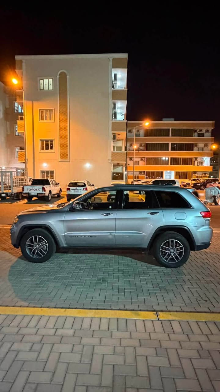 بيه مستعجل
السعر 158 ‭
العنوان البصره ‭***********‬

جيب كراند شيروكي 2018
المحرك : V6 3600
 ماشيه 139 كيلو
رقم بصرة تحويل
 
كلشي موضح بل الصور سونار  موجود
وارد امريكي داخله كلين فقط بارد بل جنطه
هنا صار بيهه حادث  وتبدل مدكر وبنيد شغل درجه اولئ ارباك ضارب 
محرك وگير  كفاله تخم تاير جديد
بيه طخه حالياً باقي عل وضعهه

المواصفات :
تبريد قطعتين
* المقاعد من الجلد حضن.
* المقاعد الأمامية كهربائية .
* ذاكرة لحفظ وضعيات الجلوس . 
* المقاعد الأمامية تدفئة . 
* رادار النقطة عمياء .. 
منظومة امامية زنون . اصلي لايت نهار 
* تشغيل عن بعد .
* صندوق كهربائي .
* حساسات خلفية .
* كاميرا خلفية دوارة.
* المرايا تعتيم / هيتر / قلابة عند الرجوع
* محدد سرعة . 
* نظام بريك اوتماتيكي

