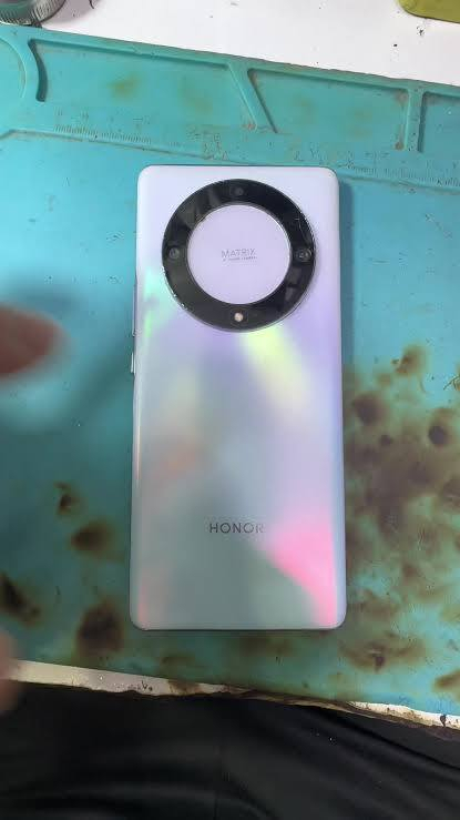 HONOR X9a 5G
للبيع جهاز نضيف كلش مامفتوح  فقط الشاشه من زاويه بي فطر كلش قليل سانتيم ميطلاع امخلي اشاره عليه بالصوره كارتون مابي فقط الشاحنه والايتفون ويا السعر 250 رايده بي مجال لشراي الخاص مفتوح❤️


**إذا كنت صاحب هذا الإعلان وتريد حذفه لأي سبب، رجاءا أرسل رسالة إلى الدعم الفني**