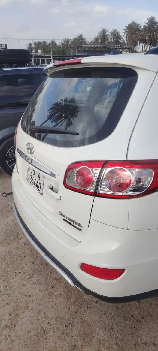 سلام عليكم سنتافي ٢٠١٢ للبيع والمراوس حسب القناعه شركه لعامة سيارة مكفولة من صبغ سيارة رقم أنبار إنكليزي معروفه مواصفات لشركة العامة بسمي سيارة مكانهة بغداد ابو غريب ستفسار اتصل ***********
