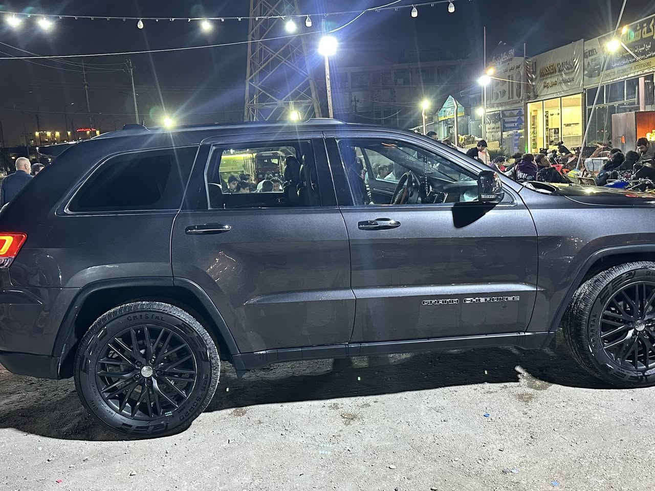 جيب شيروكي موديل 2018  ماشيه 112 حادثها بنيد فقط بدون اي دواخل (السعر 187) قابل للتفاوض 
الاستفسار ***********
صور الحادث والسونار مرفقة بالمنشور فول مواصفات ماعدا البنوراما بصمة تشغيل وبصمة ابواب كشنات جلد كهرباء شاشه كبيره حساسات خلفيه 
جنطة كهرباء شفط  فور ويل4X4 محرك 6 سلندر منافذ فولتية ومنافذ شحن ثلاث وضعيات قيادة تحكم ستيرن أشاير بالمري ويل كب كروم داخل صاج نقاط عمياء السيارة ماشية 112 فقط كلش جديدة وجاهزة من كلشي مكينه وكير وحداديه وتبريد مكفولات مكان السيارة كربلاء المقدسة :لو تلحك لو لا
