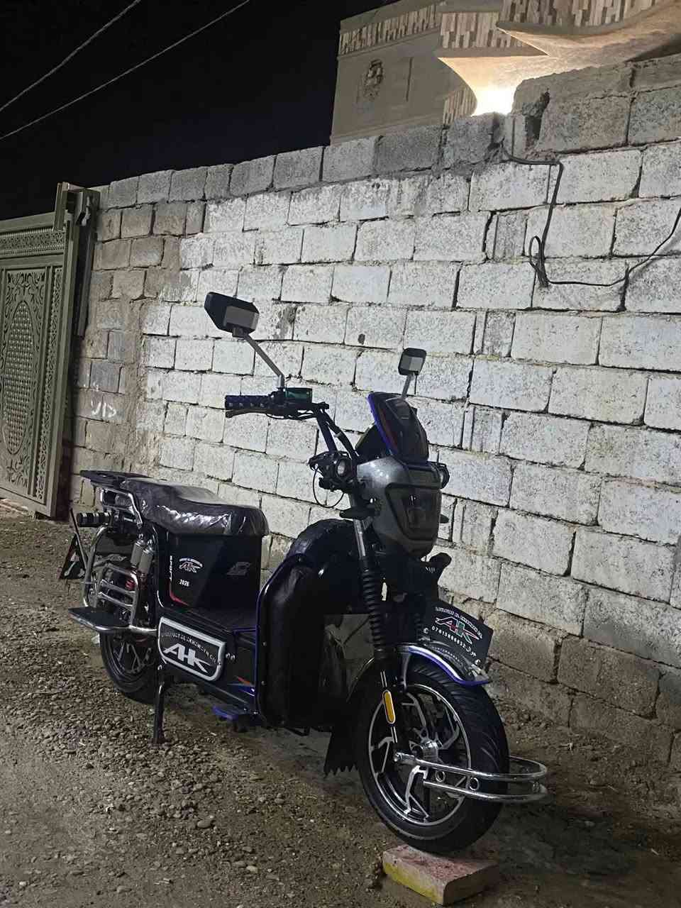 السلام عليكم دراجه موديل 26 نضيفه كلشي شقال بطاريات جدد سعر 720
***********
