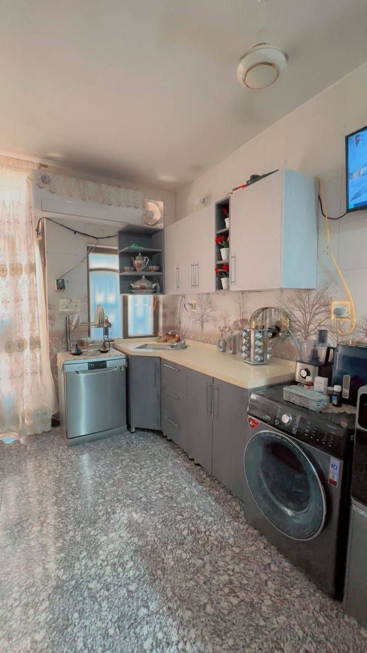 السلام عليكم
كاونتر تركي للبيع بسبب الانتقال نظيف جدا السعر ٤٠٠ للاستفسار الاتصال على ***********
